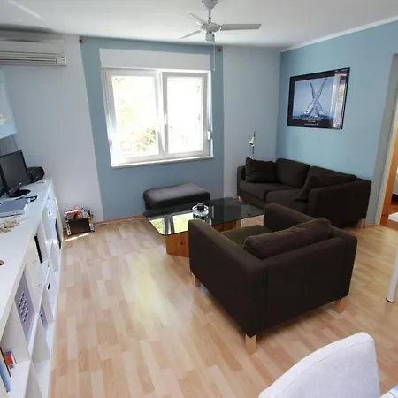 Apartment Maestral