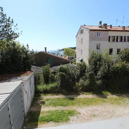 Apartment Maestral *