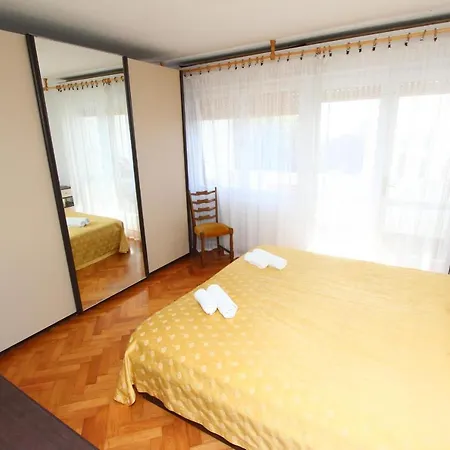 Apartment Maestral